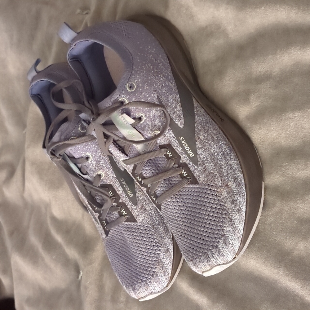 Women's Brooks Levitate 3 Size 10